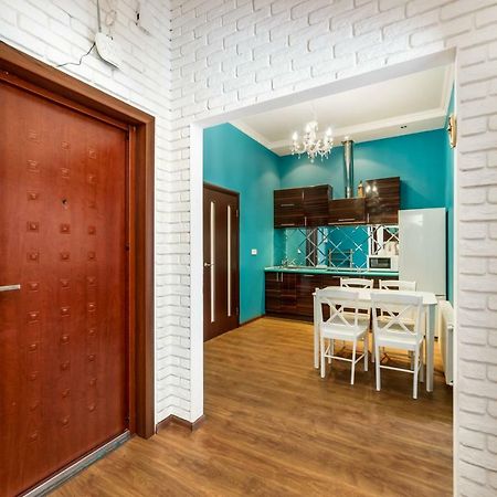 Stylish Apartment With A Balcony Overlooking The Park Odessa Extérieur photo