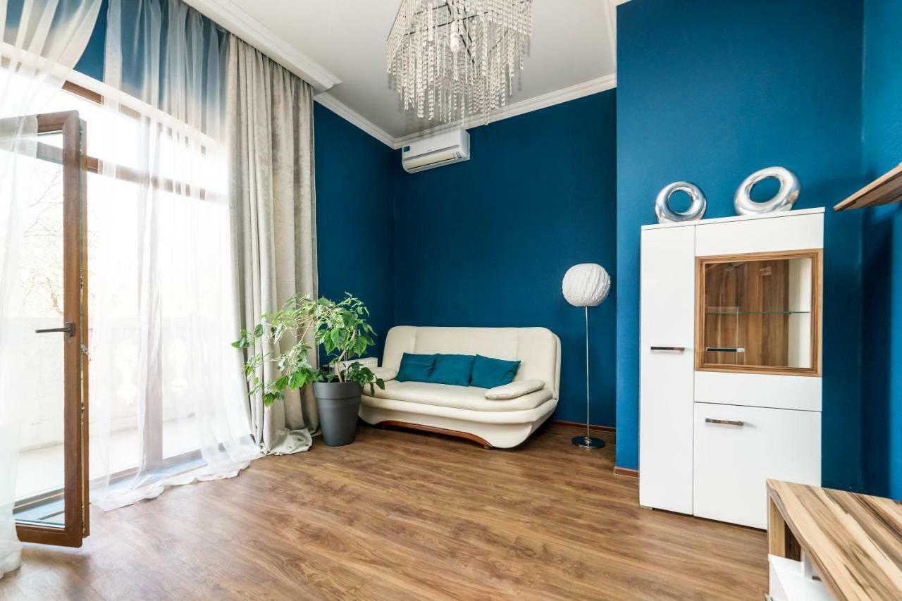 Stylish Apartment With A Balcony Overlooking The Park Odessa Extérieur photo