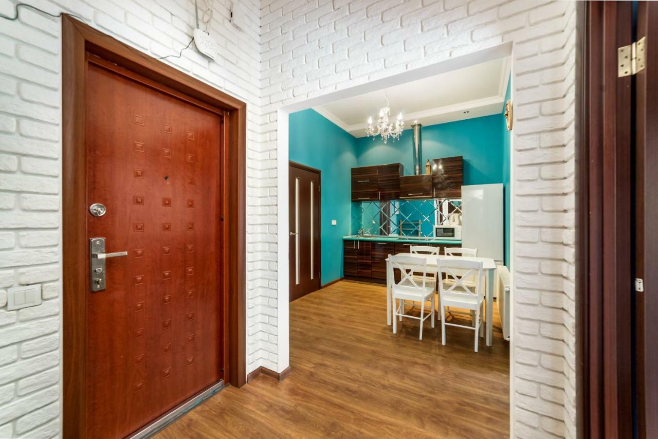 Stylish Apartment With A Balcony Overlooking The Park Odessa Extérieur photo